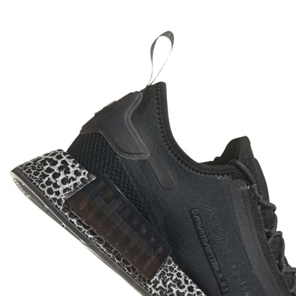 💥 NIB ADIDAS NMD R1 Sz 10 Mens - Picture 9 of 13